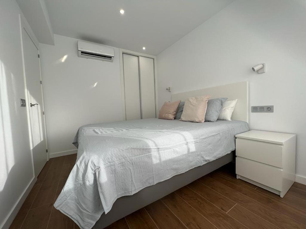 Malagueta 1 Linea De Playa Apartment Malaga Ngoại thất bức ảnh